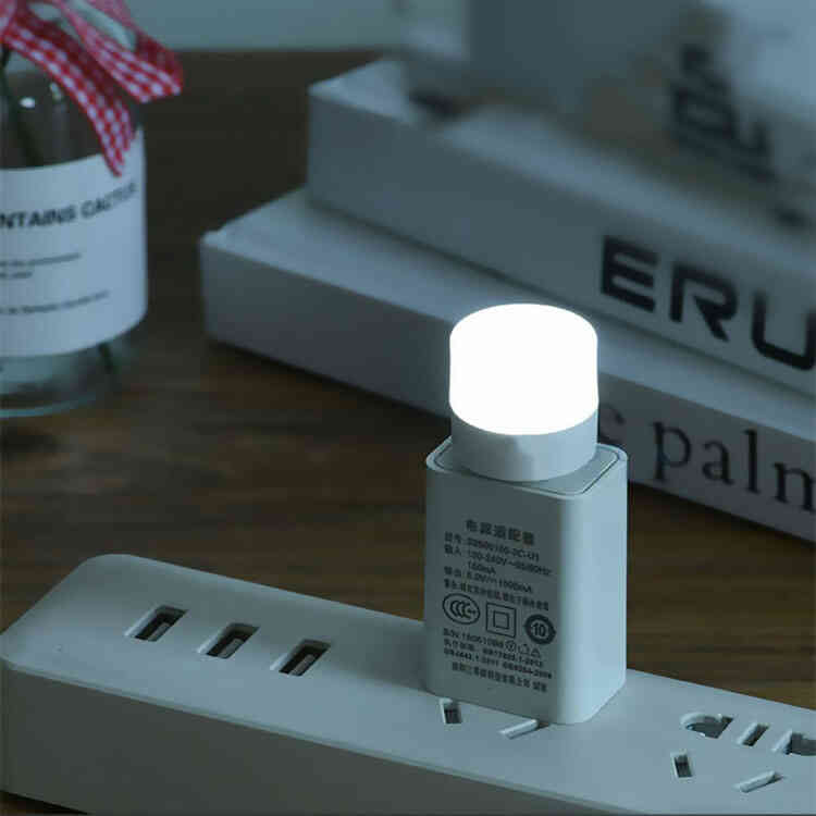 Set de 5 Mini Lámparas LED de Enchufe USB | Mini Luz Nocturna Portátil
