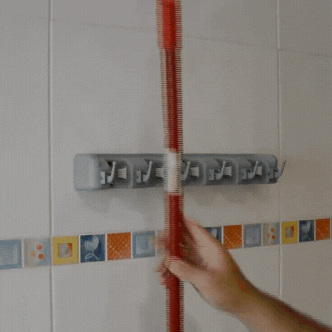 Soporte Organizador de Pared para Escobas y Traperos de 5 Espacios y 6 Ganchos Colgadores