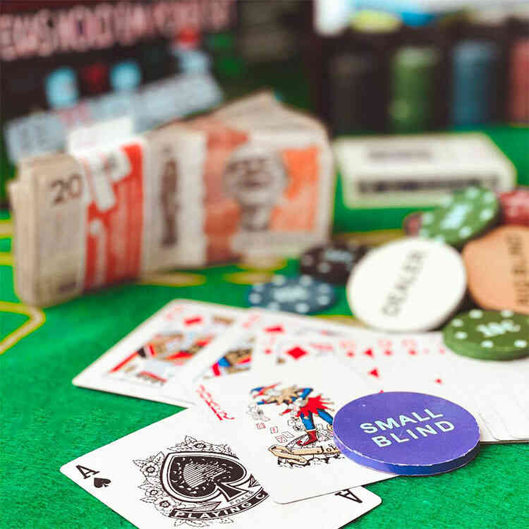 Set de Juego Poker Texas Hold'em Caja Metálica 200 Fichas