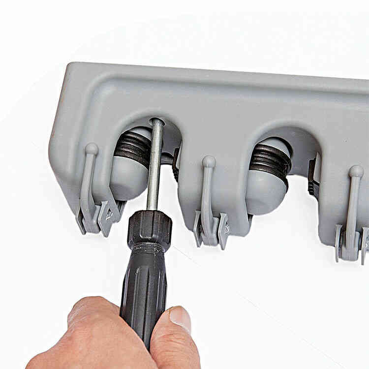 Soporte Organizador de Pared para Escobas y Traperos de 5 Espacios y 6 Ganchos Colgadores